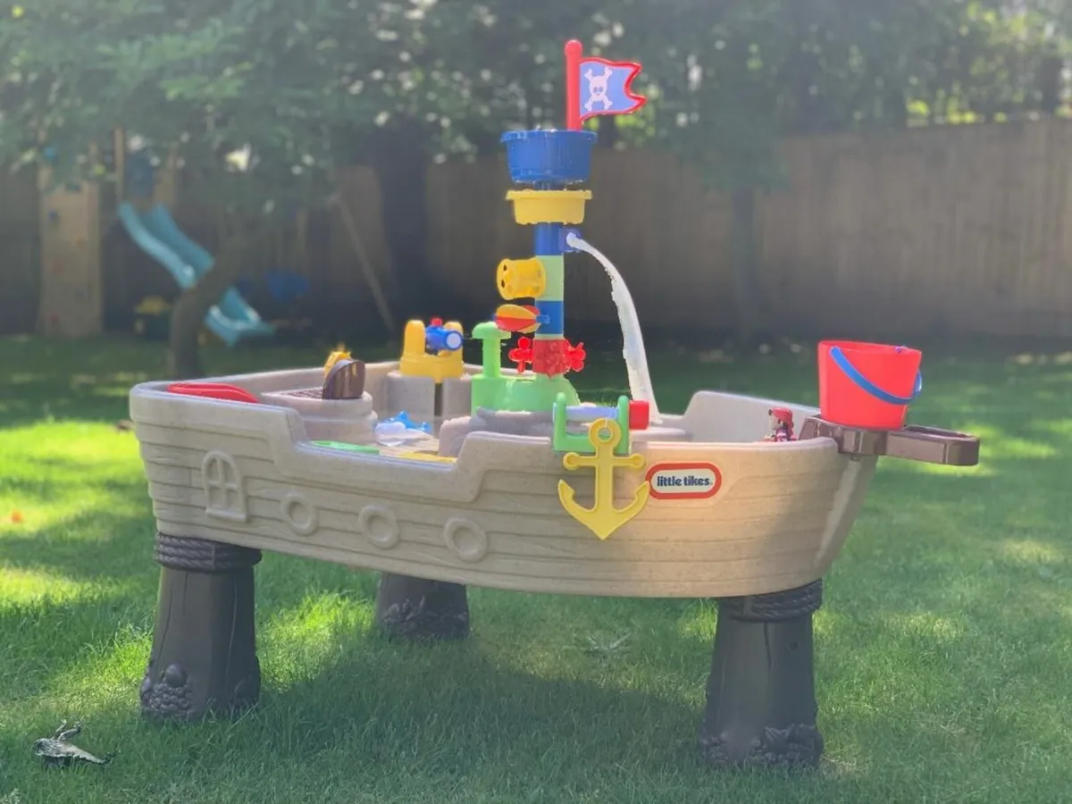 Little Tikes Anchors Away Pirate Boat Water Table