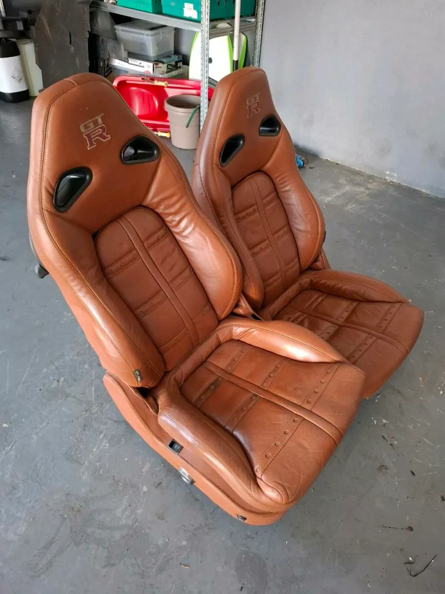 R35 GTR reclining leather bucket seats - Image 1