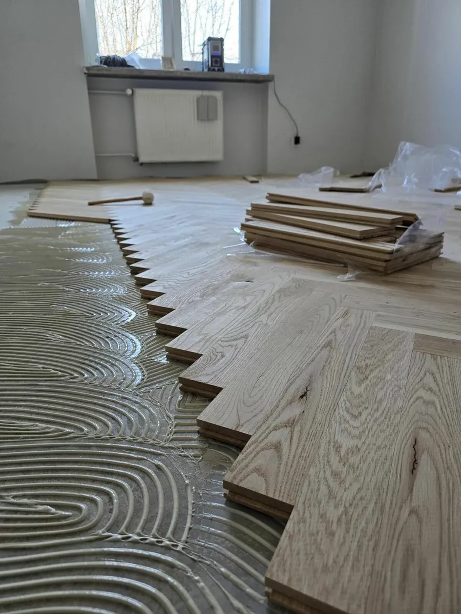 Solid Rustic Oak Parquet Flooring - Herringbone - Image 4