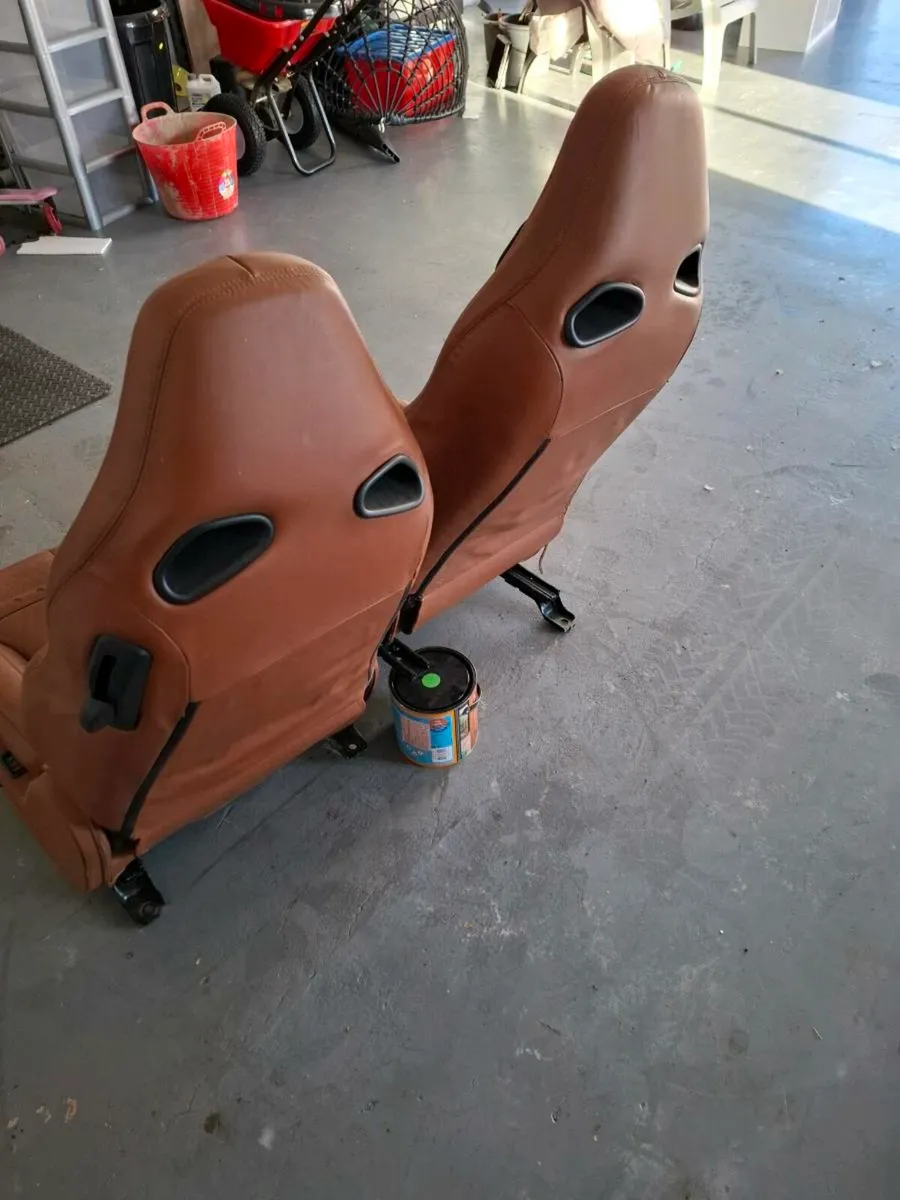 R35 GTR reclining leather bucket seats - Image 3