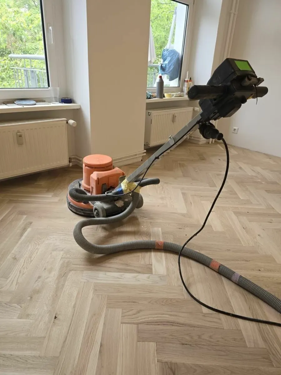 Beautiful Traditional Solid Oak Parquet - Image 1