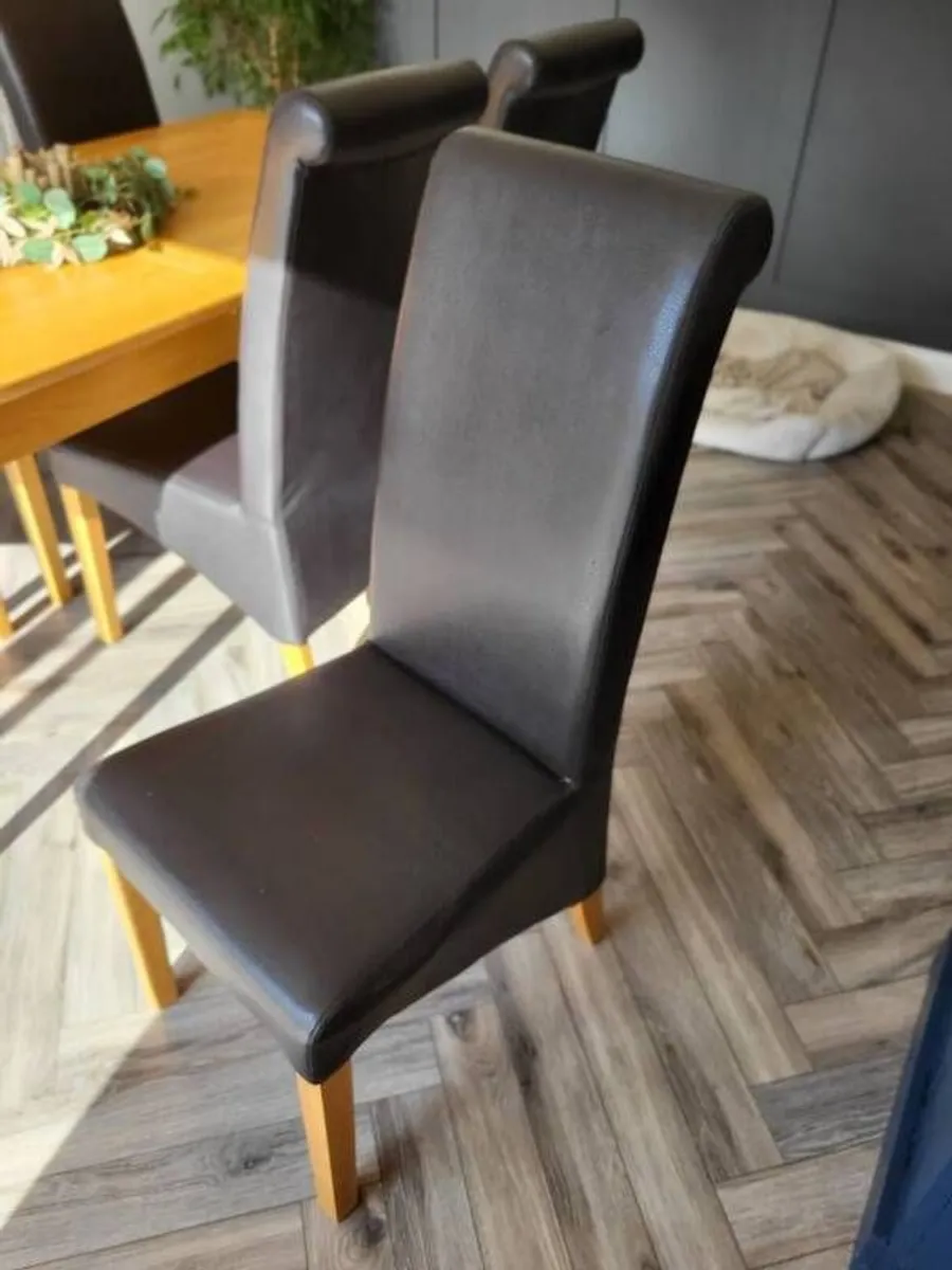 kitchen table and chairs - Image 2