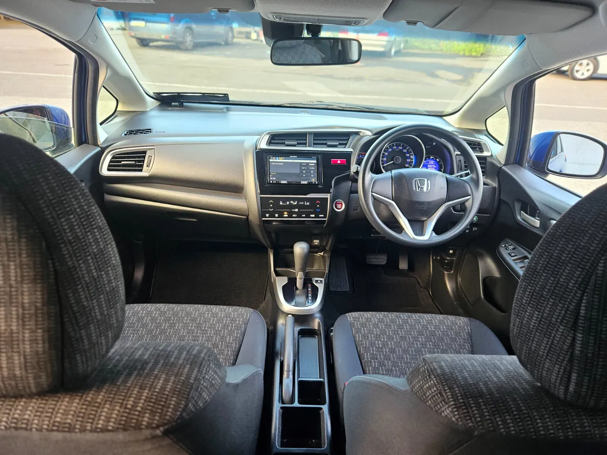 Honda Fit 2017 - Image 2