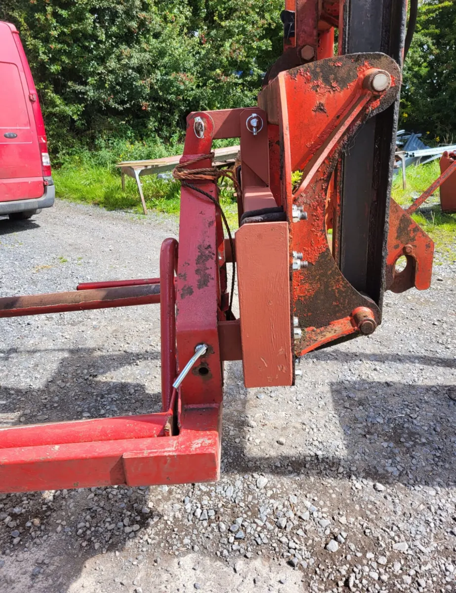 Mast with 3 point linkage - Image 3