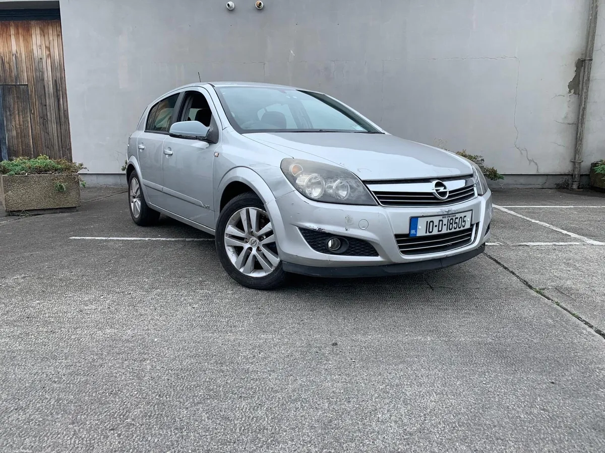 Opel Astra 1.4 petrol 5DR NCT 8/2026 - Image 1