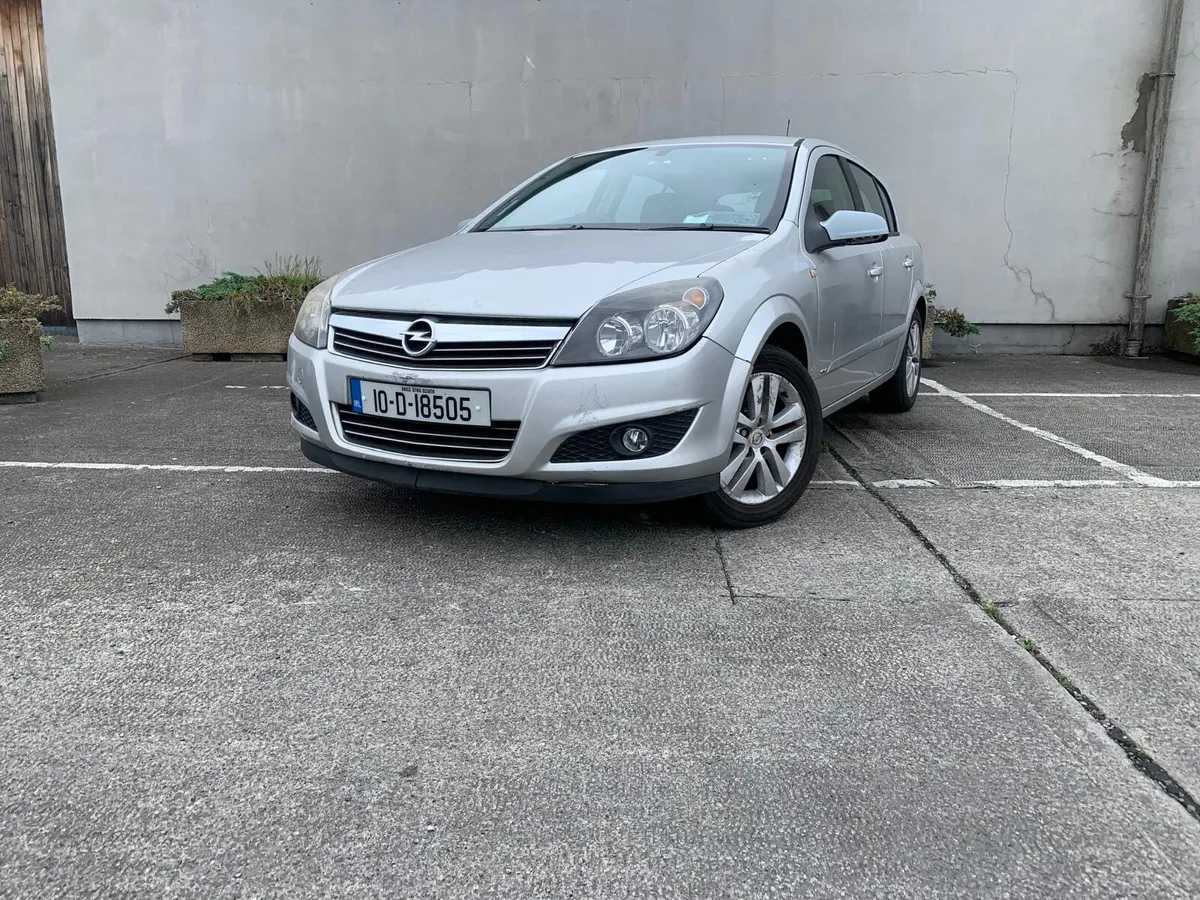 Opel Astra 1.4 petrol 5DR NCT 8/2026 - Image 2