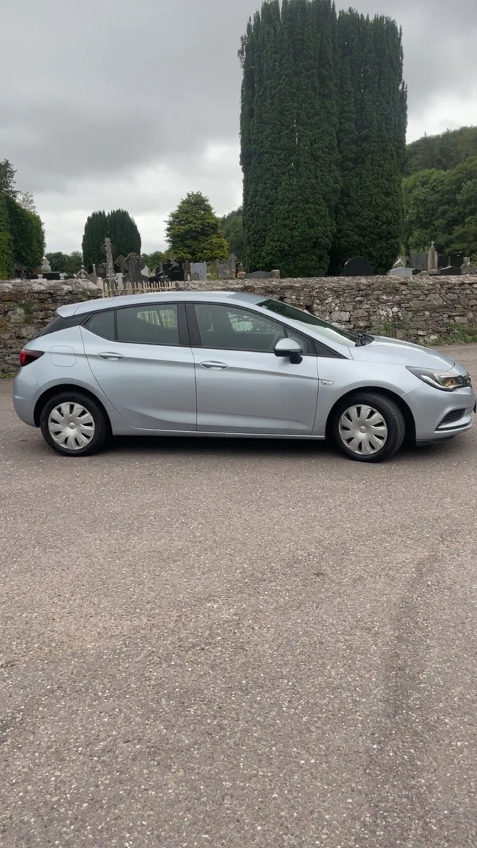 Opel Astra 2016 - Image 2