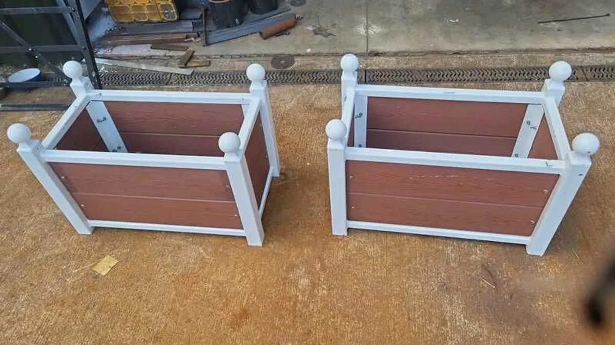 Large durable flower pots - Image 1