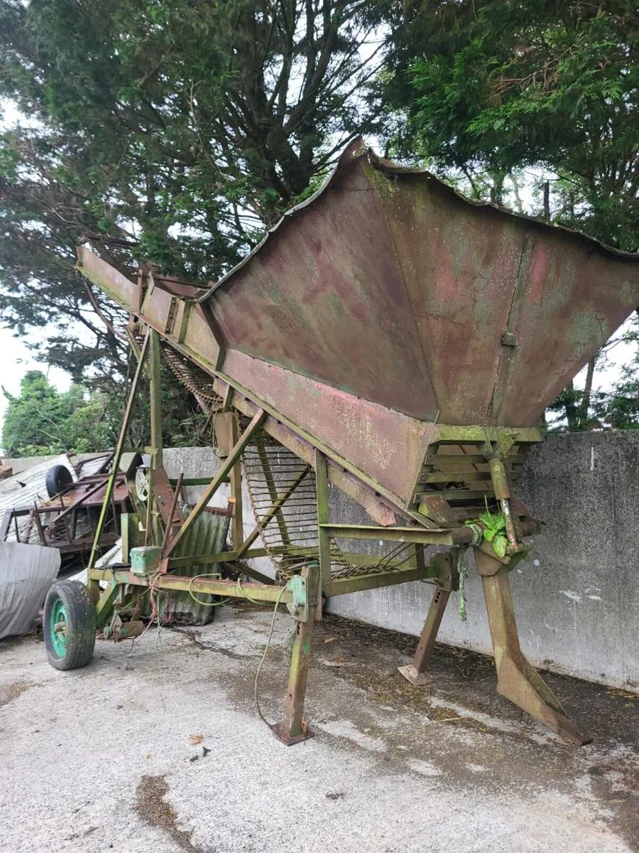 Beet Cleaner Loader - Image 1