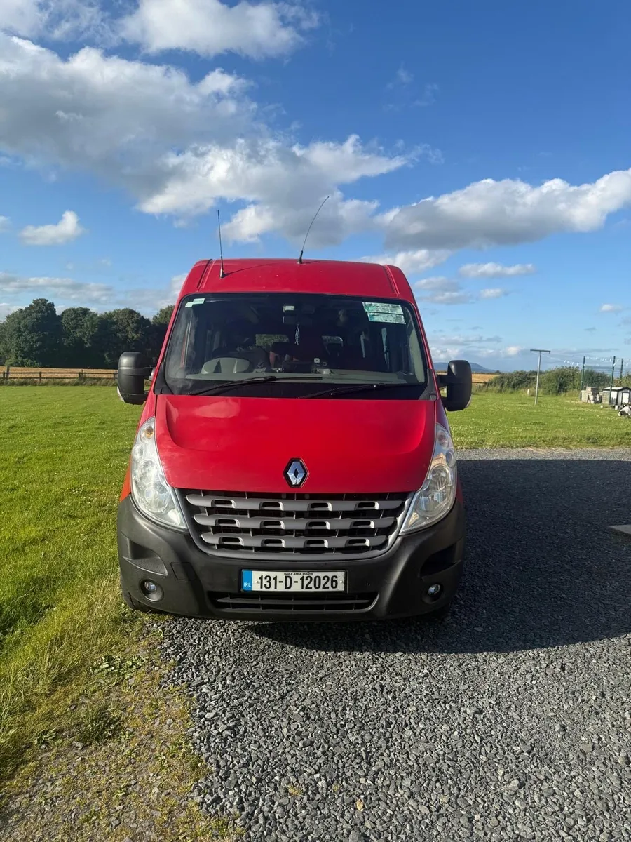 Renault Master Minibus - Image 1