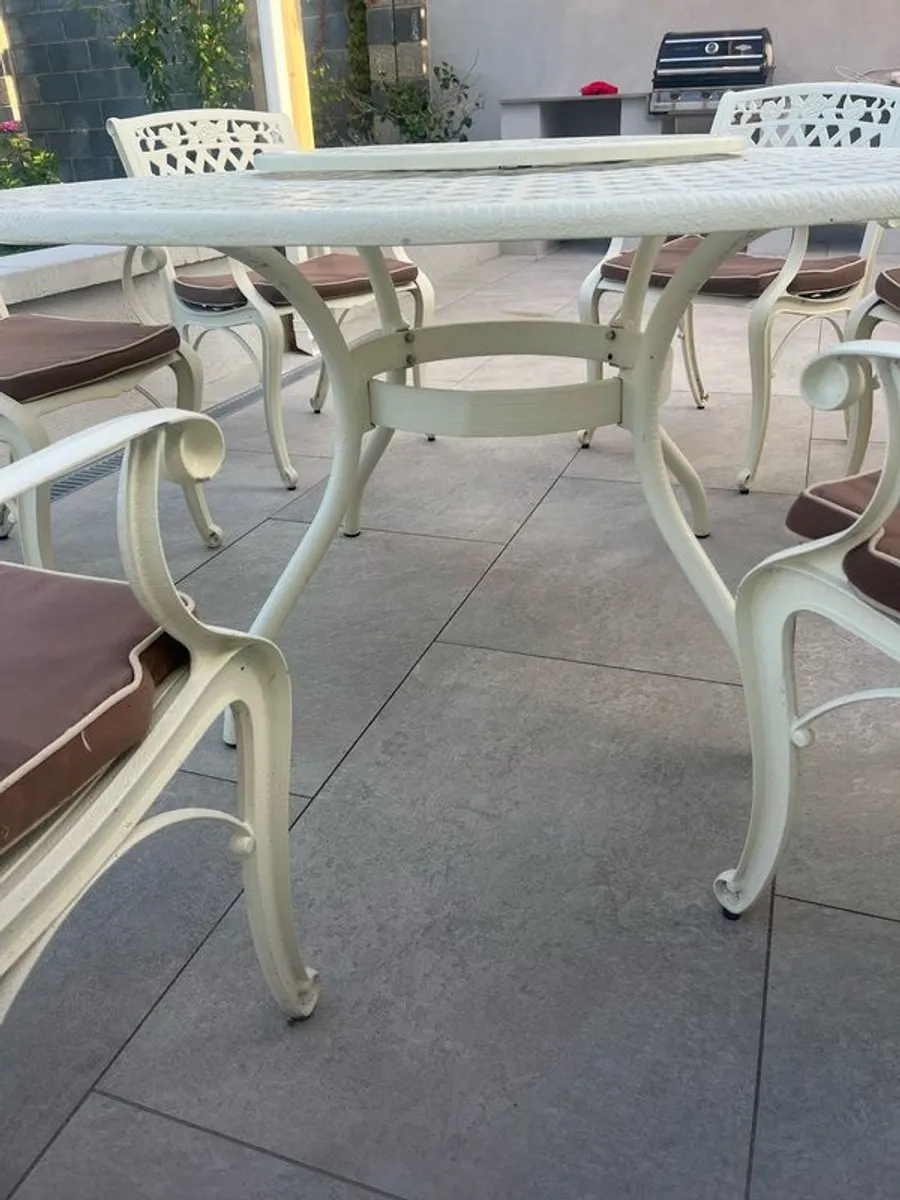 Garden table and chairs - Image 3