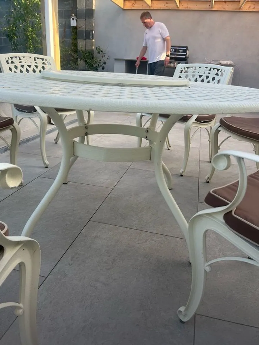 Garden table and chairs - Image 4