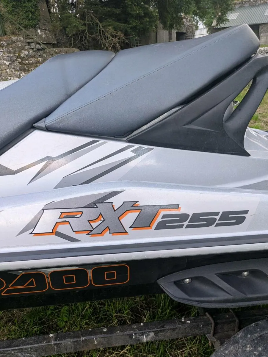 Jet ski - Image 1