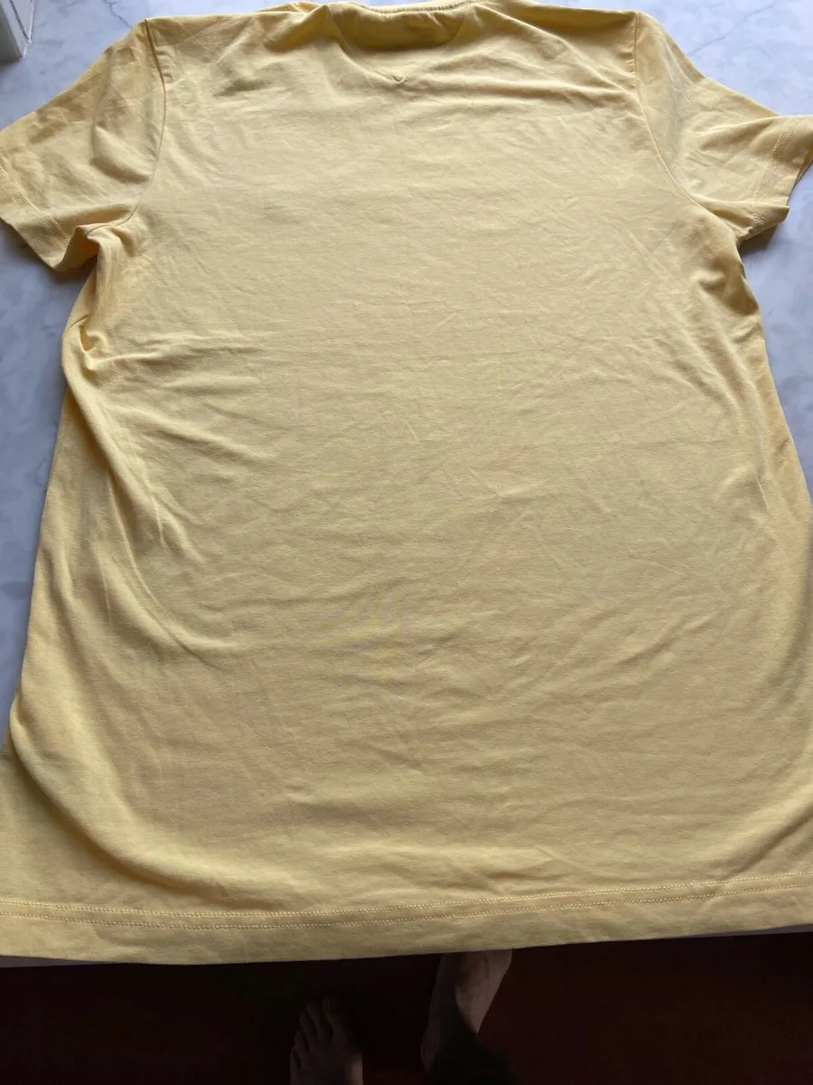 Tommy Hilfiger T shirt - Image 1