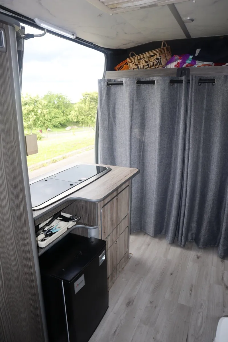 Iveco Daily campervan - Image 4