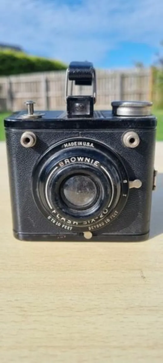 Kodak Brownie Flash Six-20 - Image 1