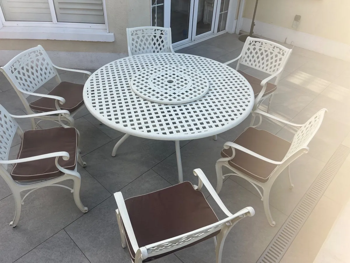 Garden table and chairs - Image 2