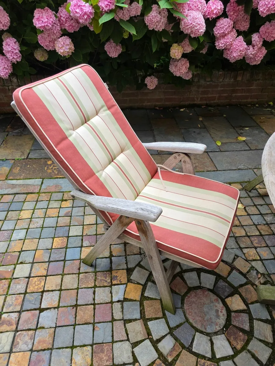 Patio table chairs cushions umbrella - Image 4