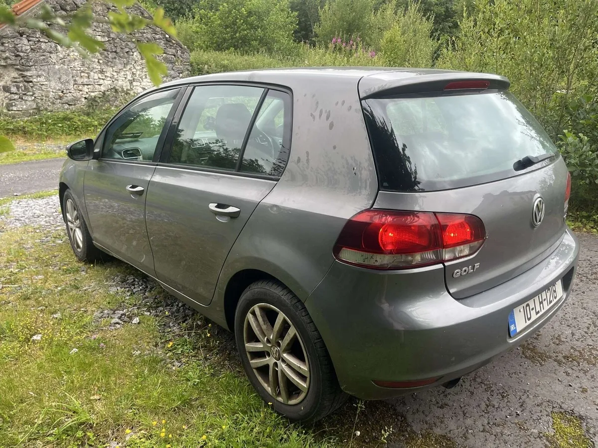 2010 Volkswagen Golf highline 1.6 diesel - Image 4