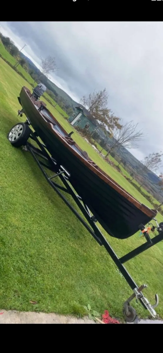 17ft lake boat with engine and trailer - Image 1