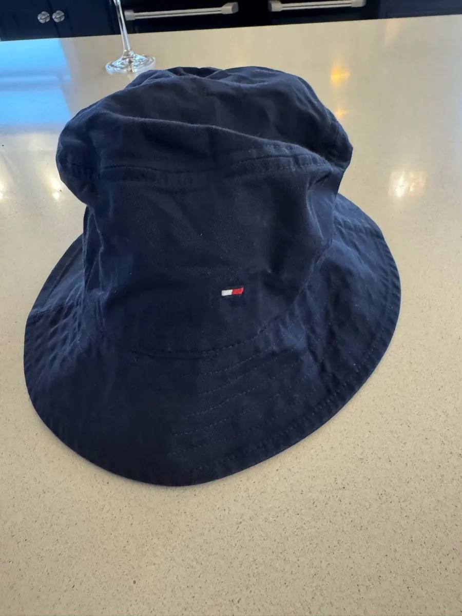 Tommy Hilfiger bucket hat - Image 1