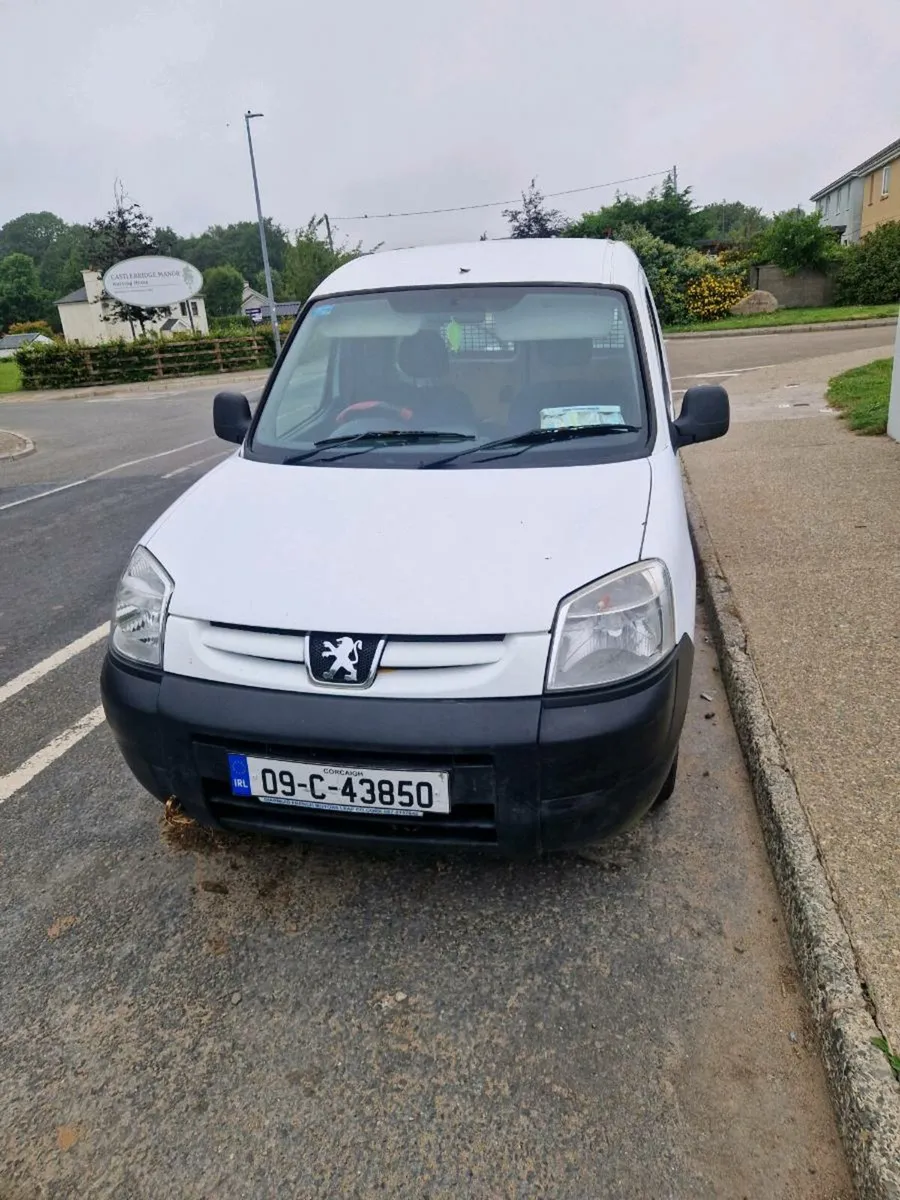 Van - Image 2