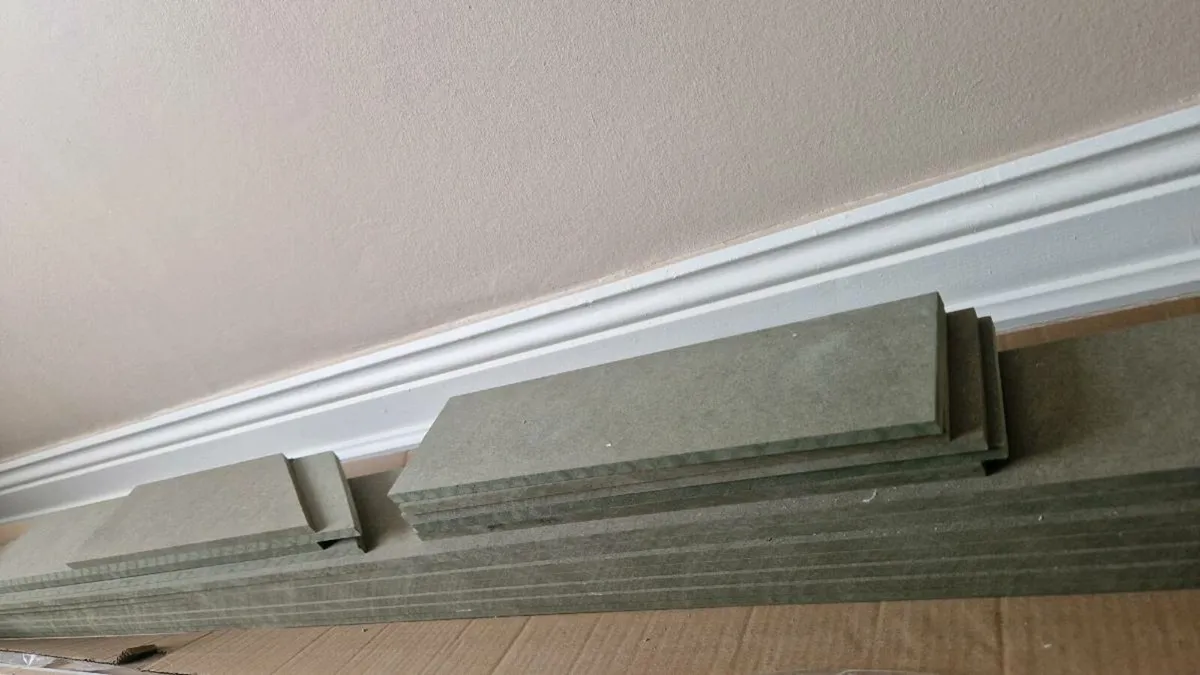 Wall moulding pannels approx 10cm x 2.4m - Image 2