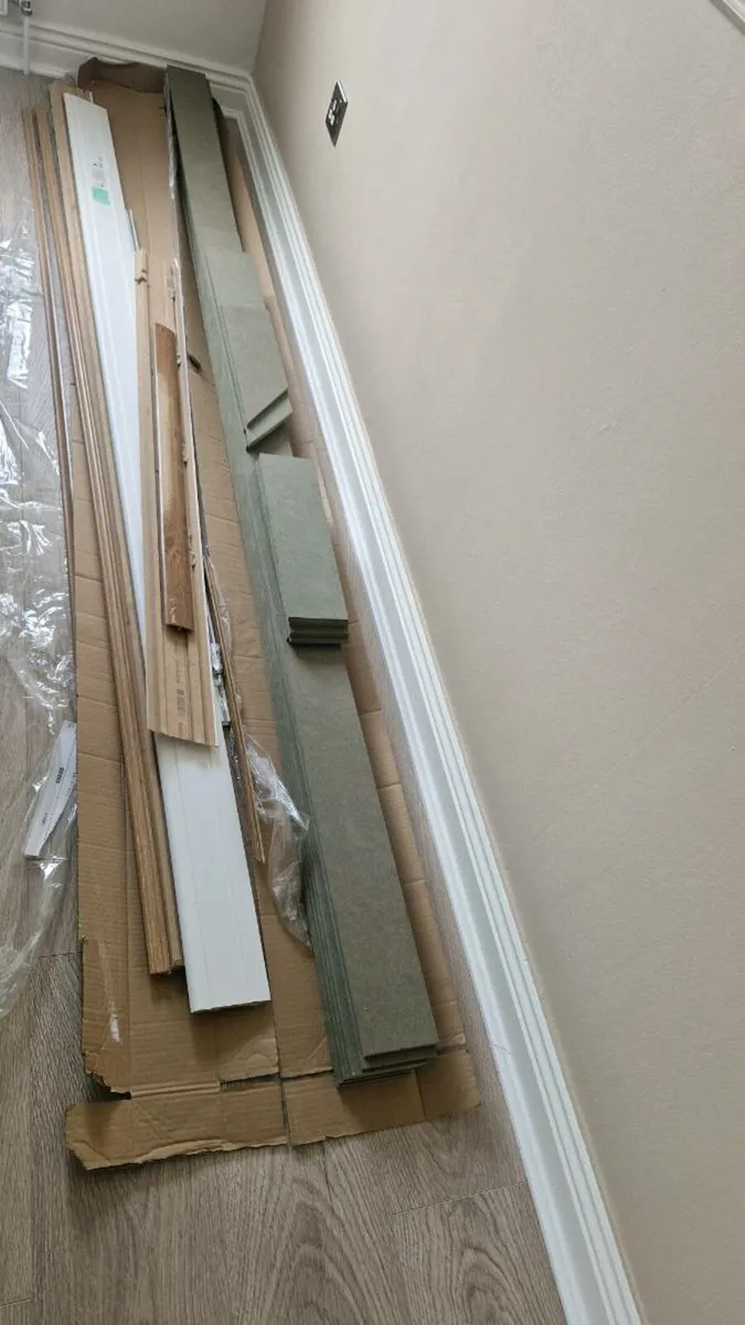 Wall moulding pannels approx 10cm x 2.4m - Image 3