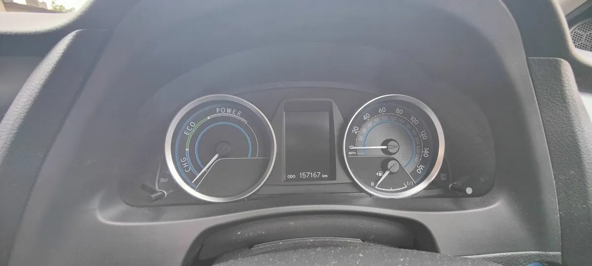 Toyota Auris Hybrid 1.8L (2015) - Image 3