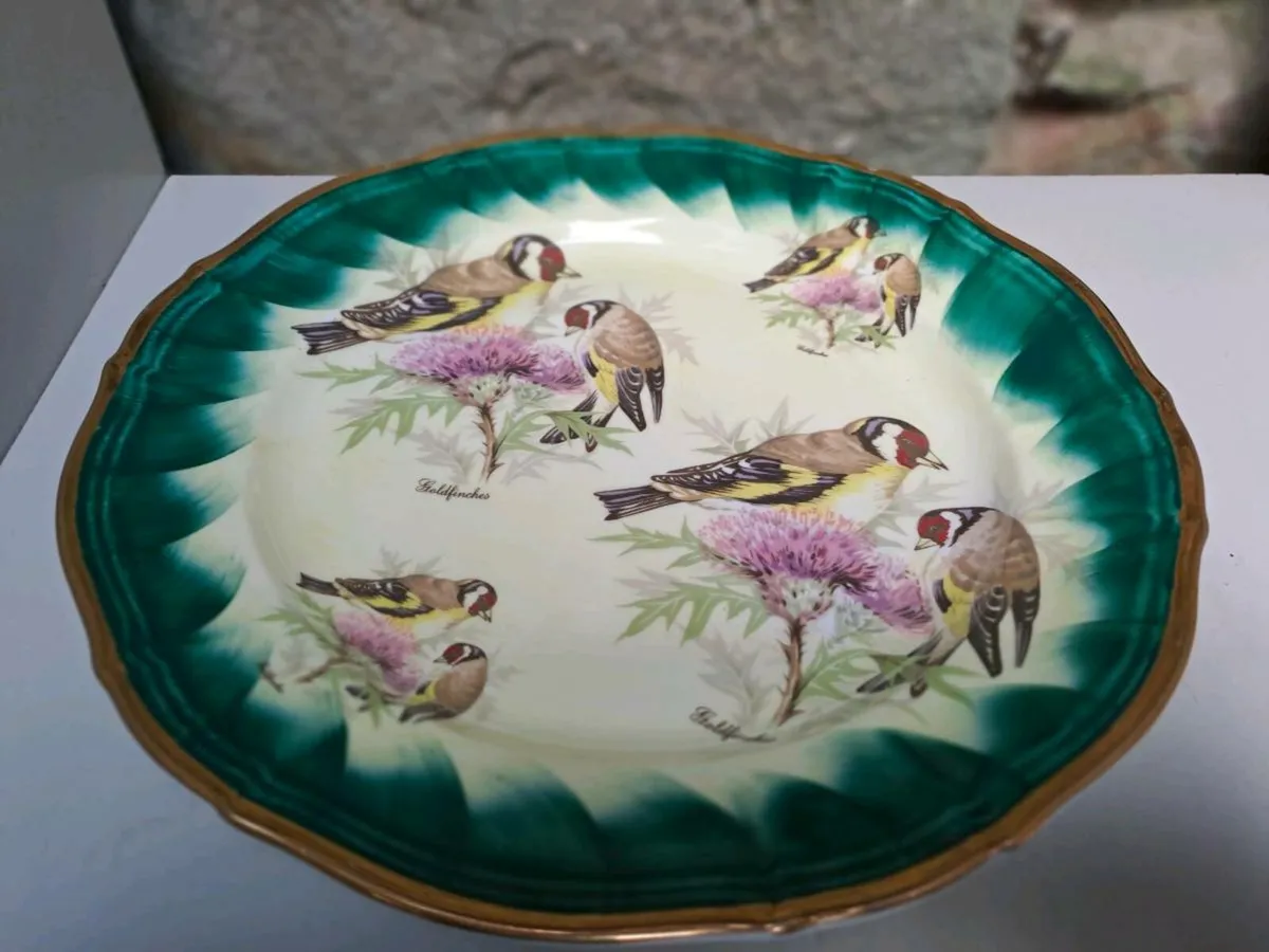 1992 Royal Doulton goldfinches plate - Image 1