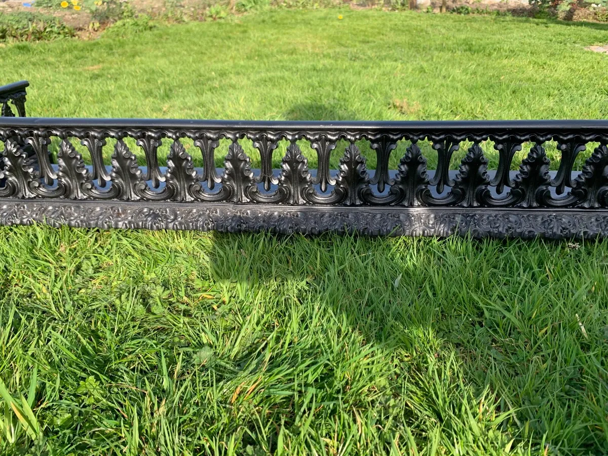 Antique fire fender - Image 2