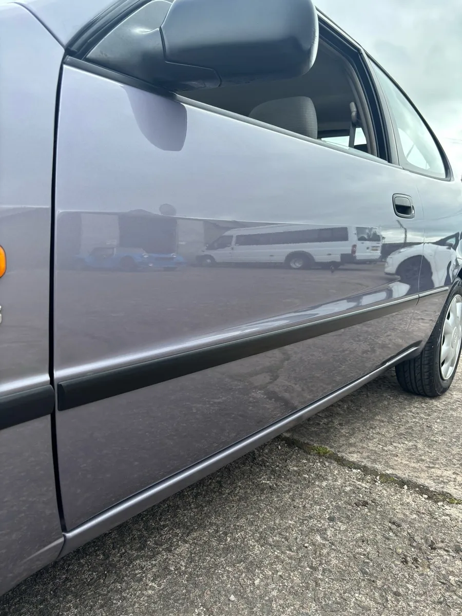Spray painting, car body repair, light restoration - Image 1