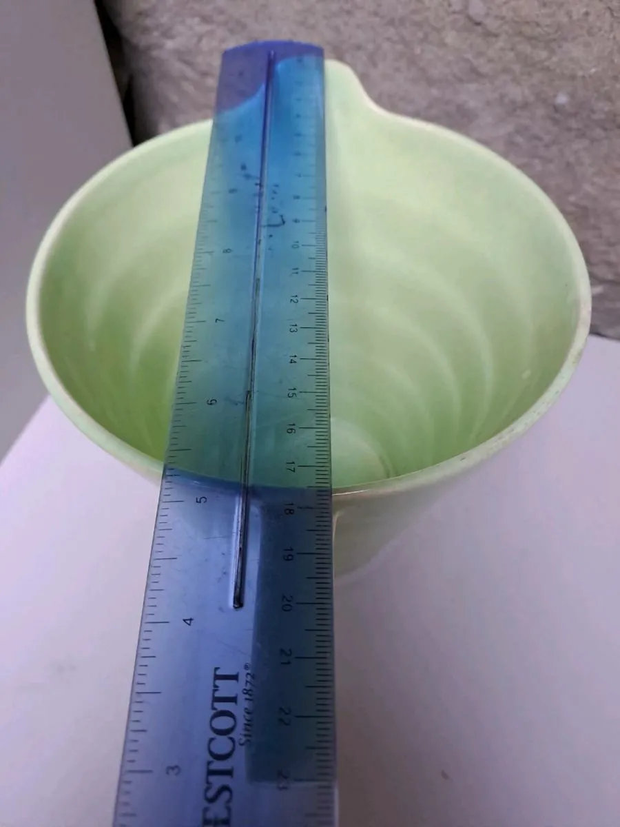 1950s green ribbed jug - Image 4