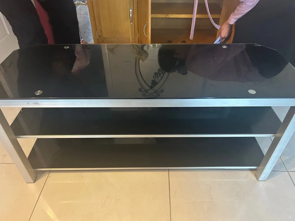 TV table - Image 1