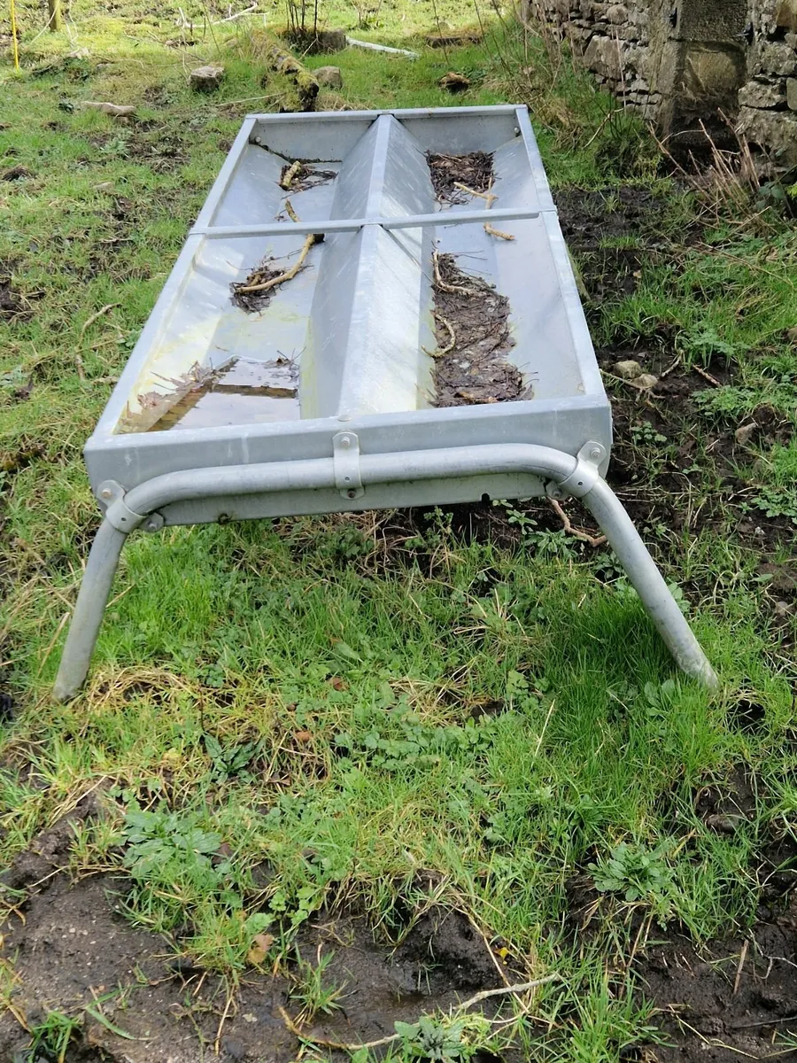 Hanging  and Standing Feeding Troughs - Image 1