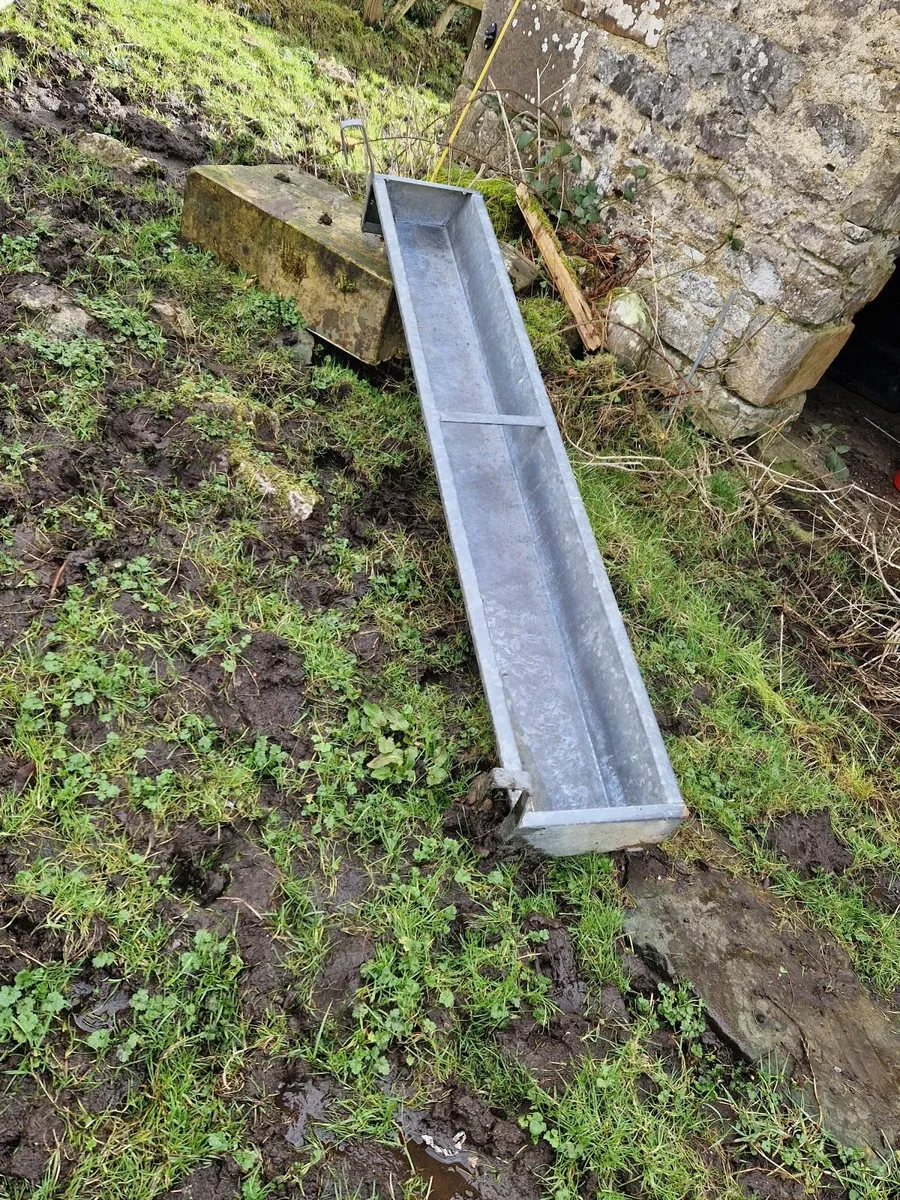 Hanging  and Standing Feeding Troughs - Image 2