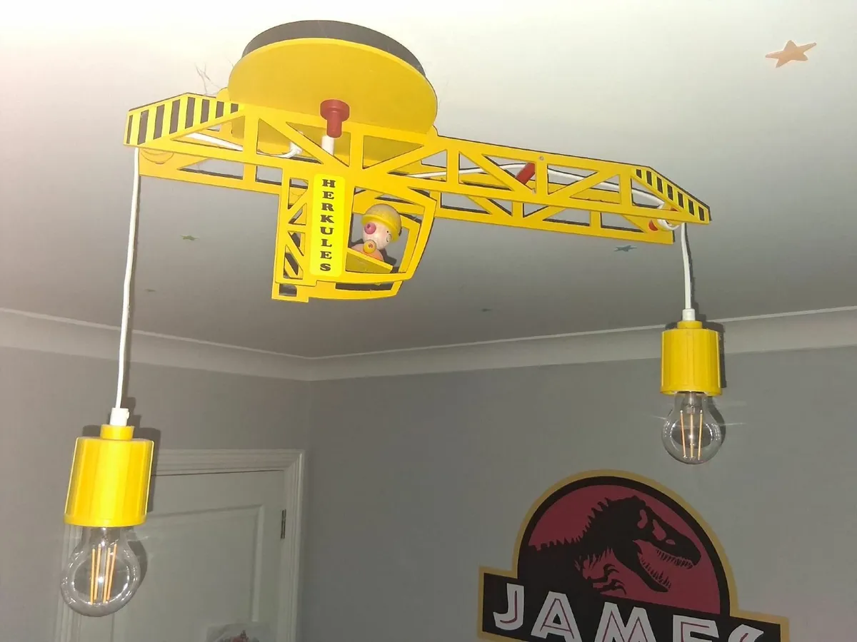 Children's light fitting crane - Image 1
