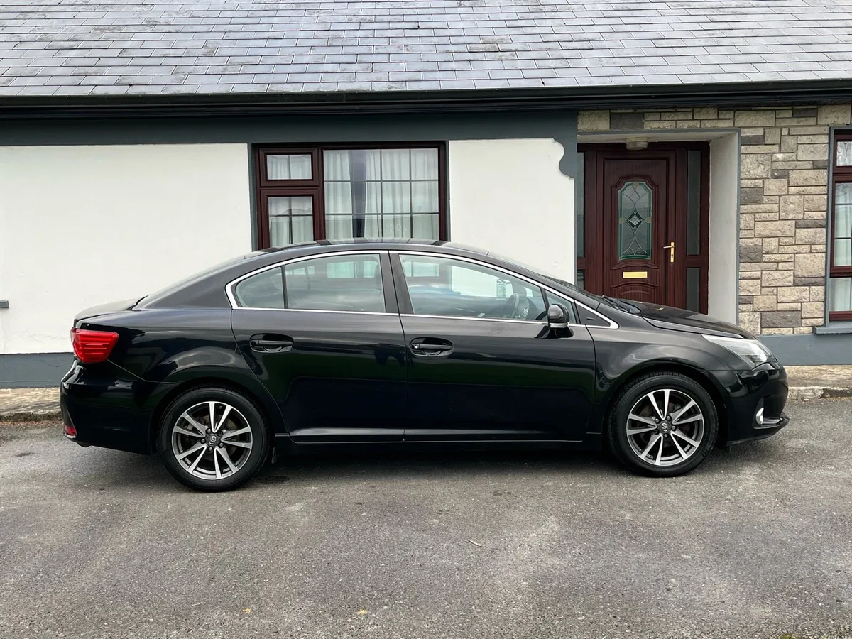 TOYOTA AVENSIS 142  DIESEL  IMMACULATE !! - Image 1