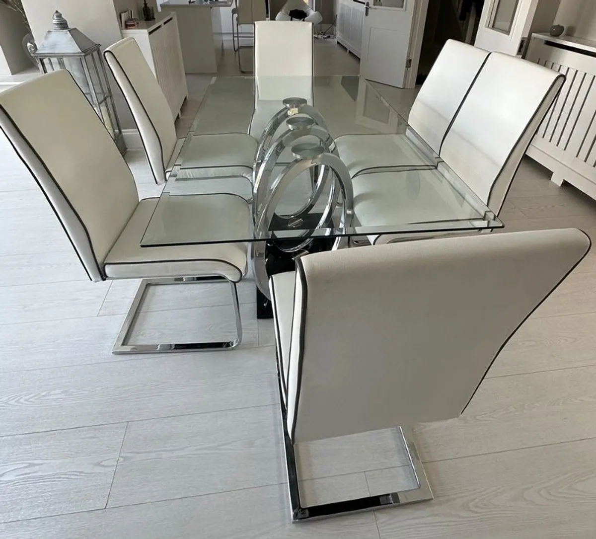 Dining Room Table & Chairs x 6 - Image 3
