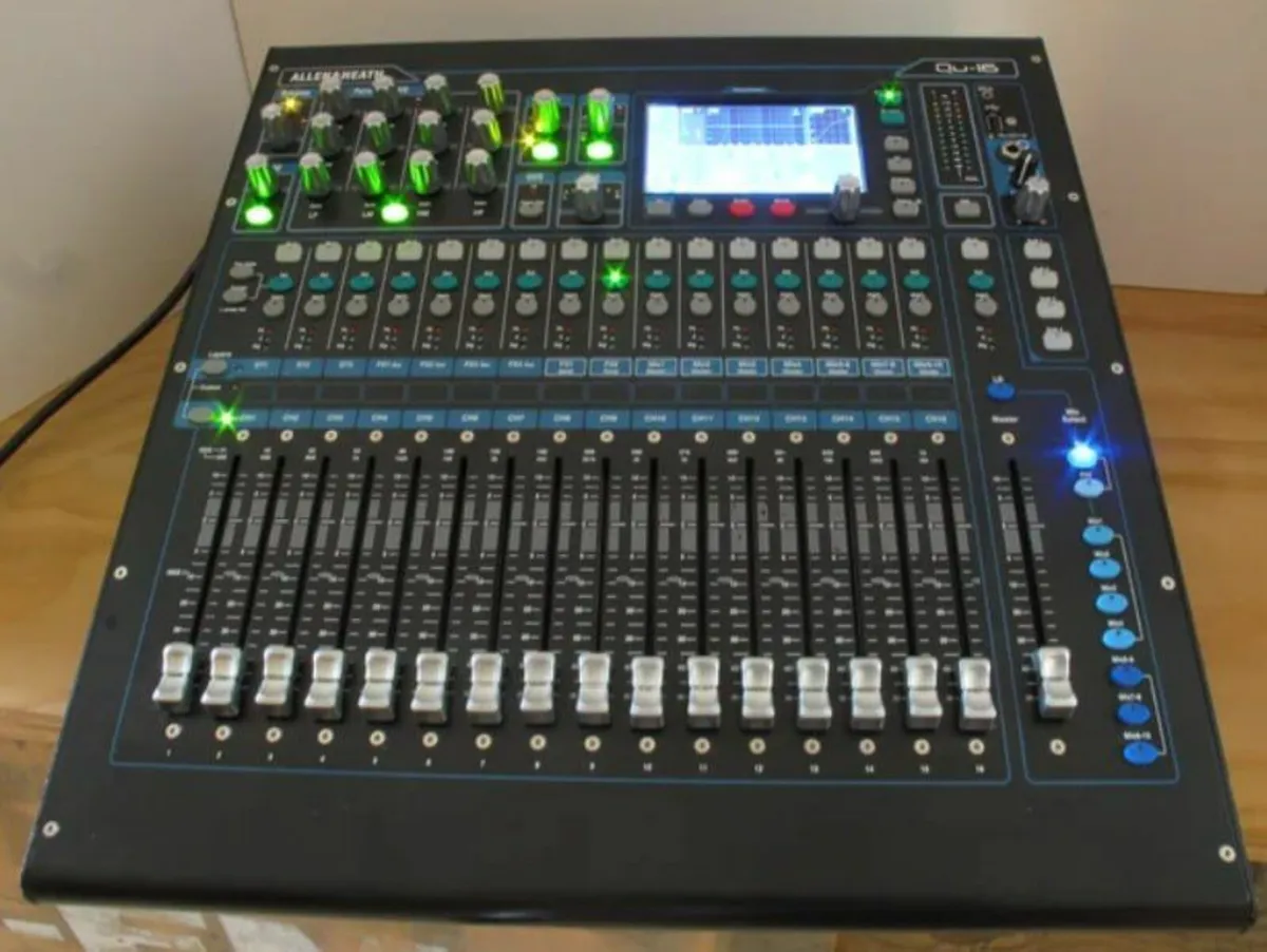Allen & Heath Qu-16 digital mixing console - Image 1