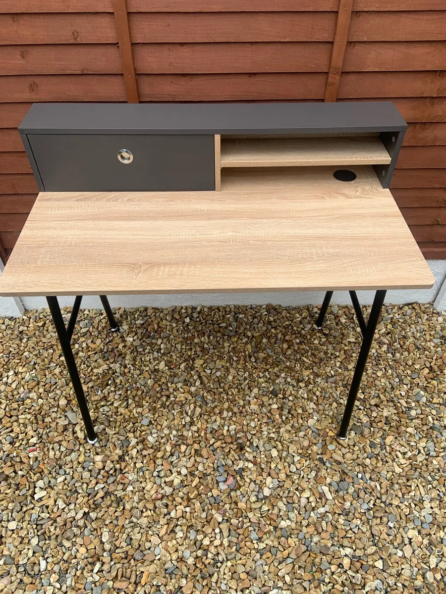 Desk - Image 2