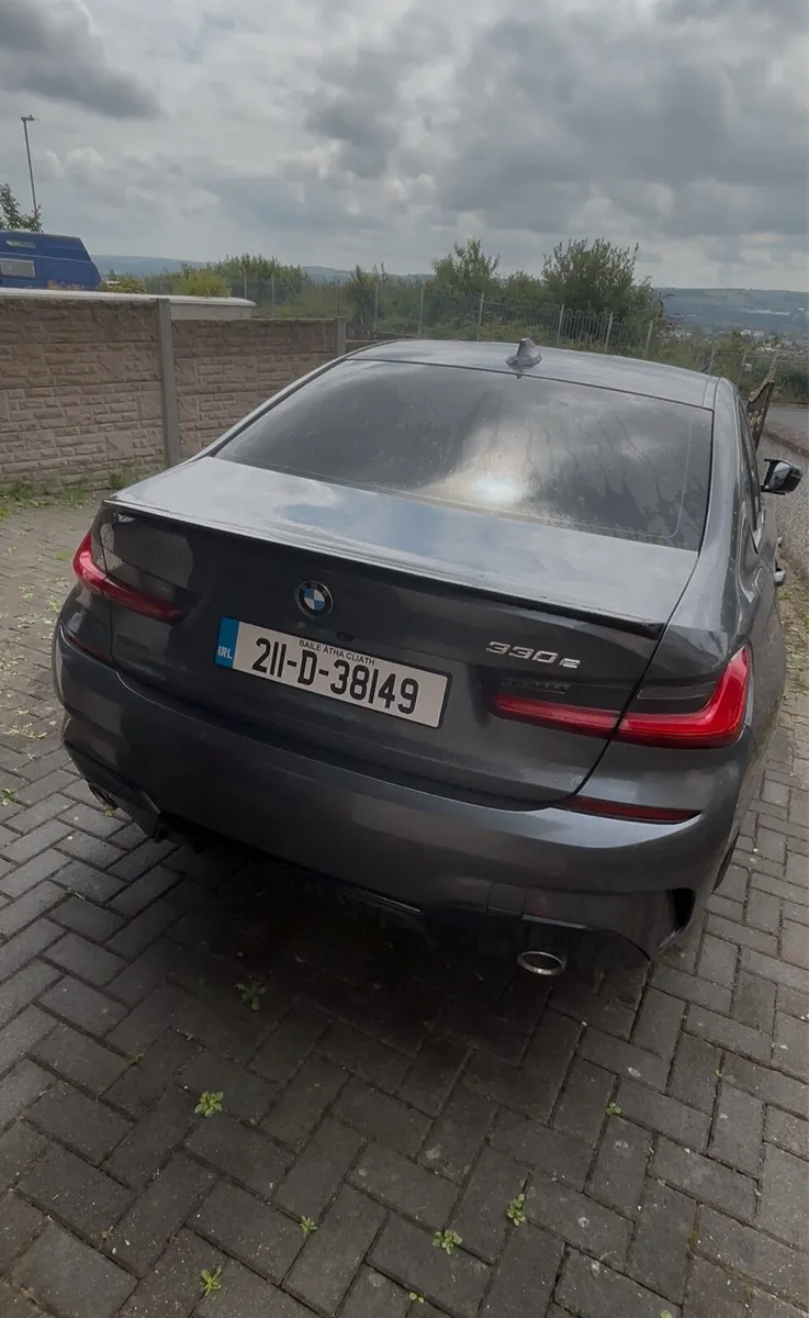 BMW 330e M-sport Saloon w/ 5months BMW Warranty - Image 4