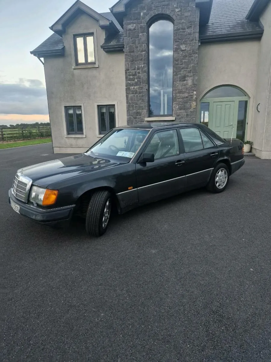 Mercedes w124 e200 - Image 1