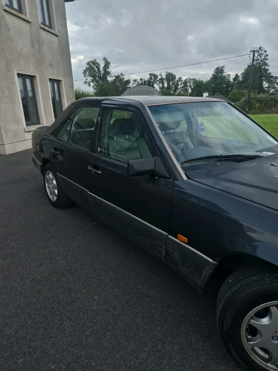 Mercedes w124 e200 - Image 2
