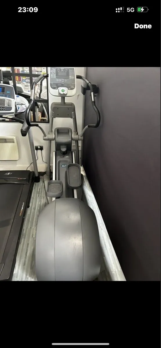 2 PRECOR CROSSTRAINER SOLD AS PAIR 495 - Image 1