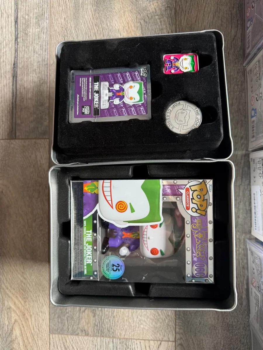 DC Funkos - Image 1
