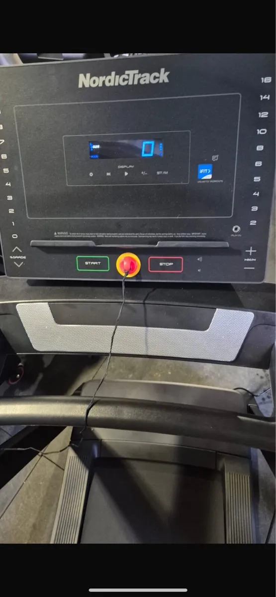 NORDICTRAK EXP5 TREADMILLS 3 LEFT - Image 4