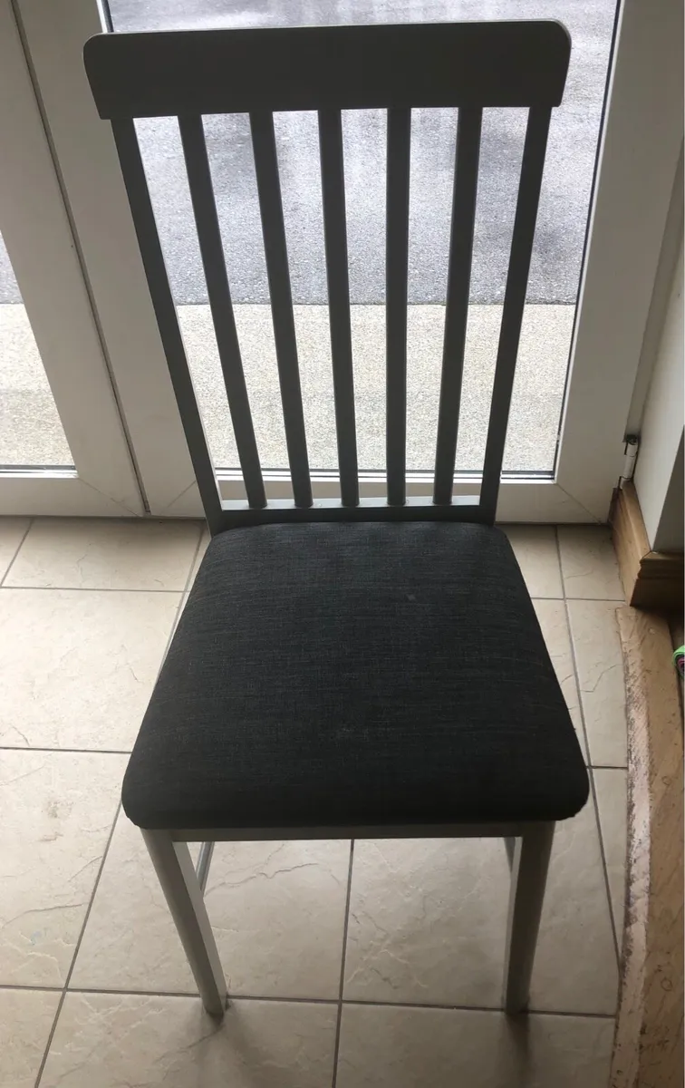 Kitchen table and six chairs - Image 3