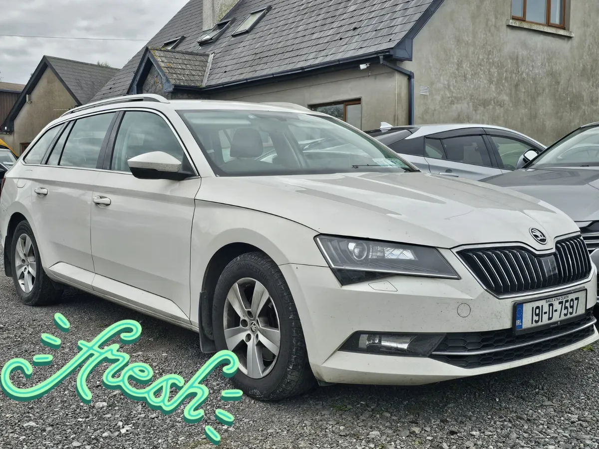 2019 skoda superb 2L diesel €8999 no offers - Image 1