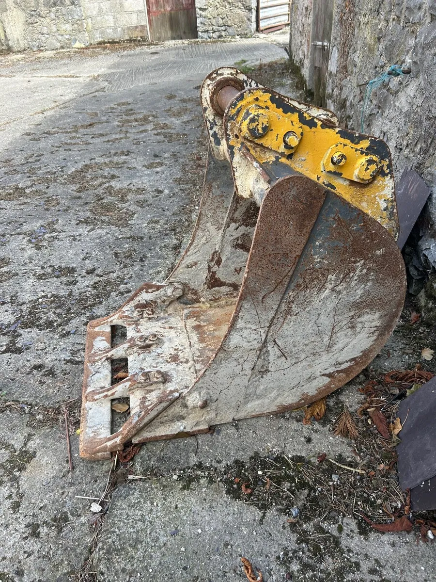 Digger bucket - Image 1